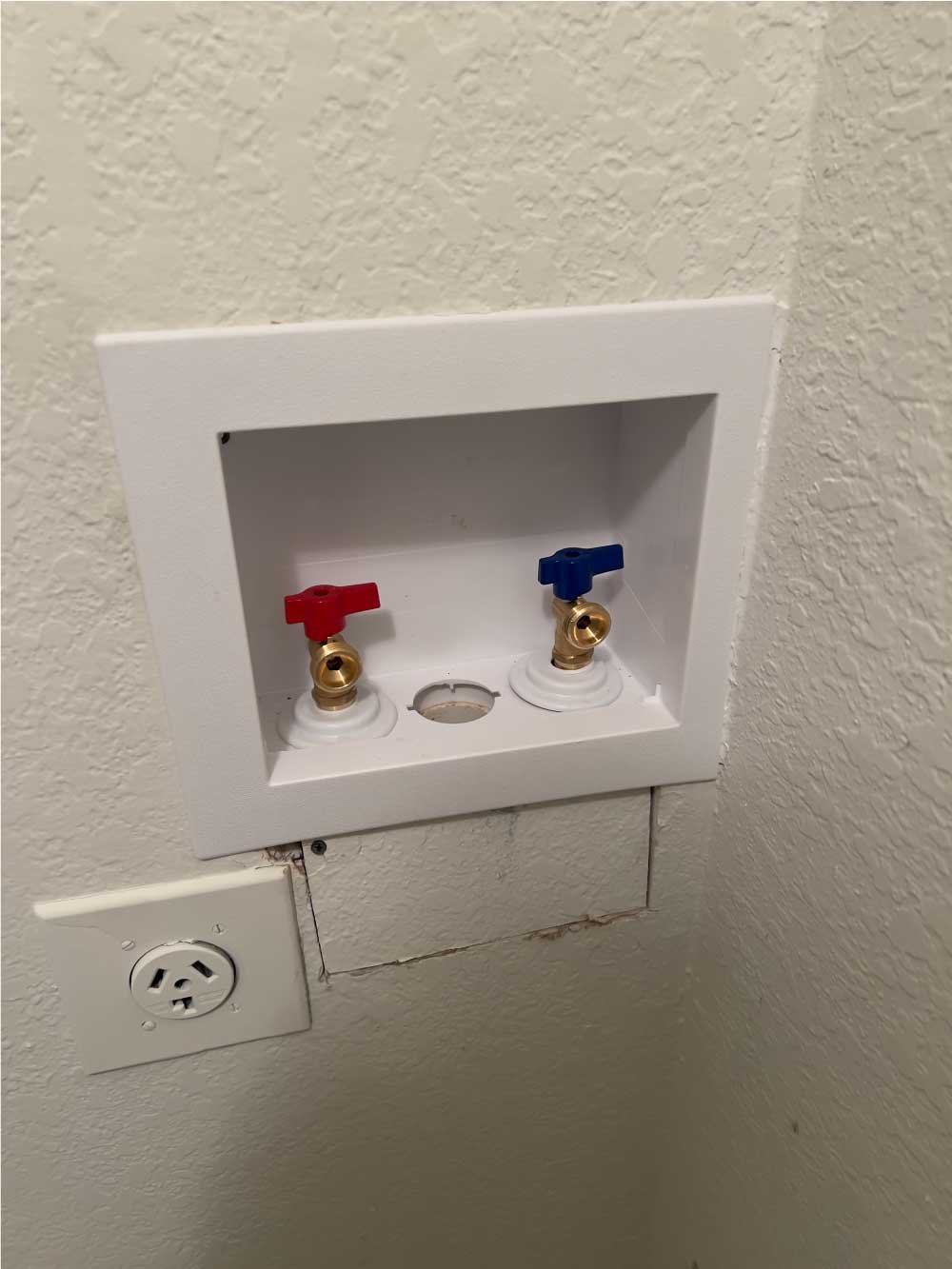 Recessed washing machine outlet box with new water shut-off valves